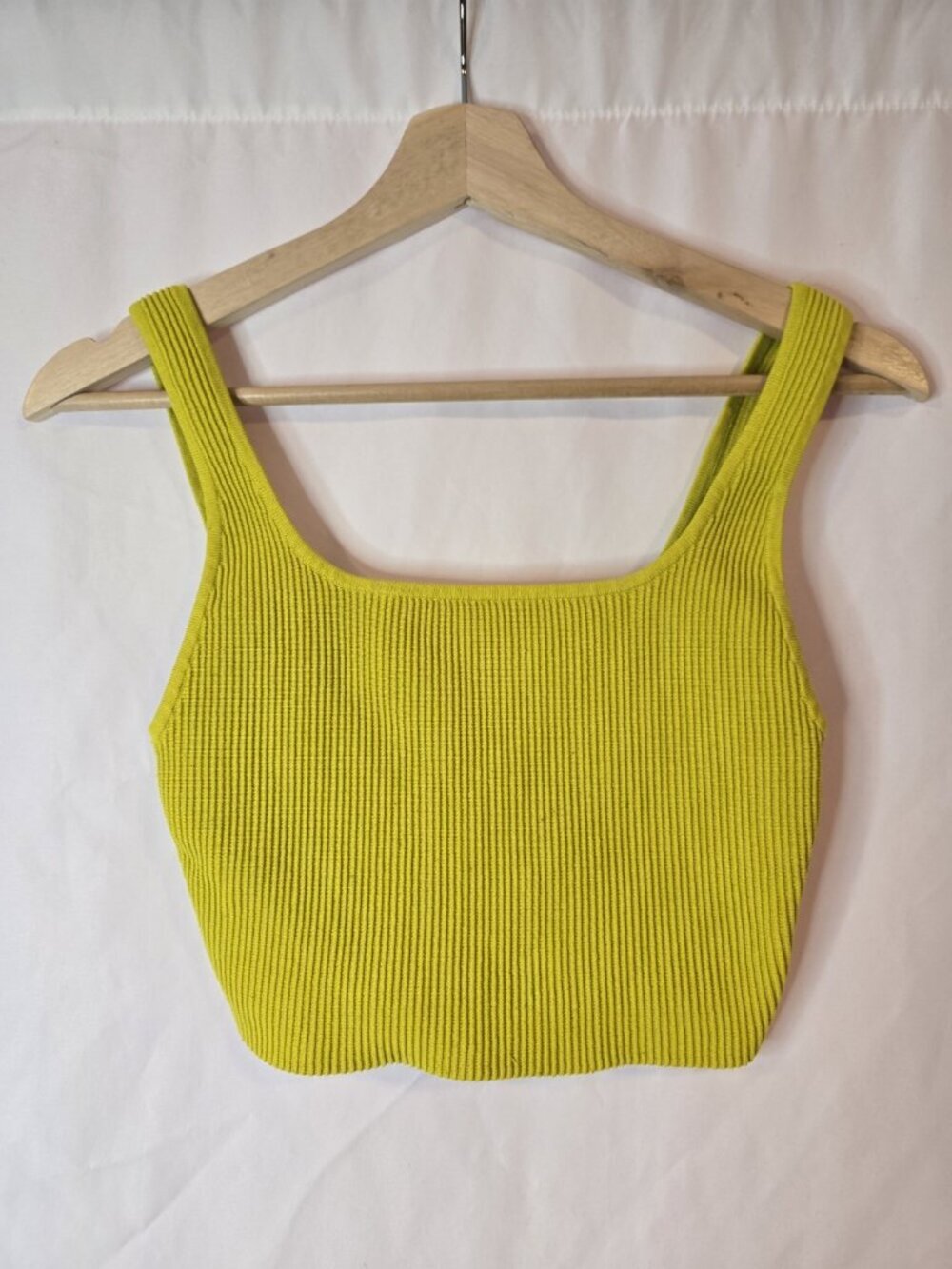 Aritzia Babaton Sculpt Knit Square Neck Cropped Tank Top Lime/Mustard Sz Medium
